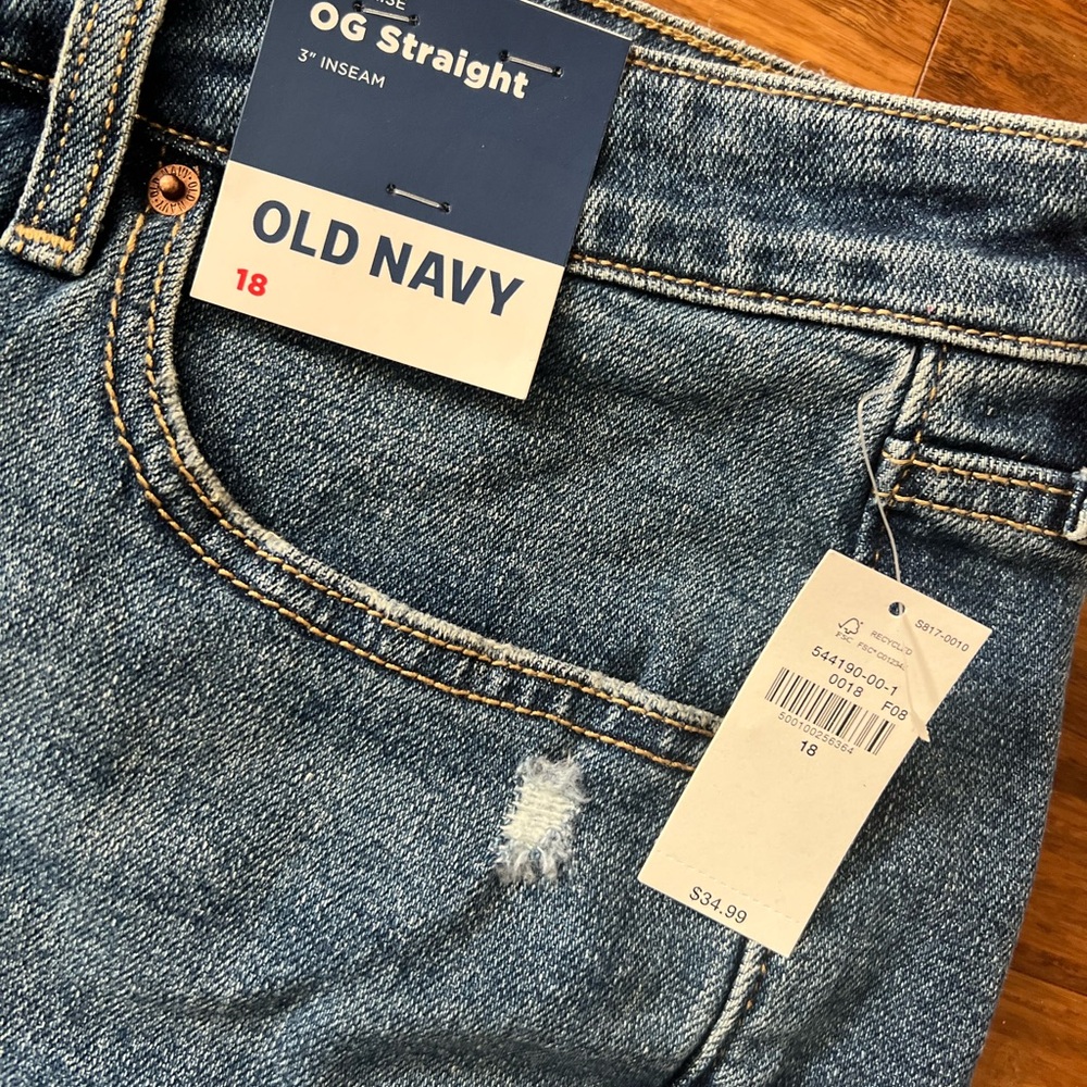 Old Navy Distressed Denim Shorts - Picture 2 of 3